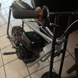 new build upgraded carburetor loud pipe, it goes up to 60mph it hits 55 quick. lmk looking for 600 but we can negotiate a price. lmk tapn