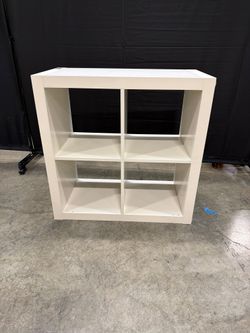 Versatile 31-Inches White 4-Cube Storage Organizer