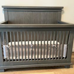 Soho Baby 4 In 1 Crib And 7 Drawer Dresser With Changing Topper