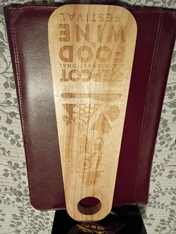 DISNEY official 2022 EPCOT International Food & Wine Festival Wooden Serving/Charcuterie Board