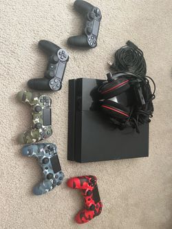 PlayStation 4 Slim Bundle (5 Controllers + Turtle Beach Headset w/ Mic + Power Cables)
