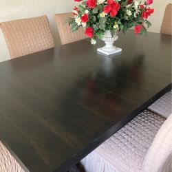 Dining Table with 6 Chairs 