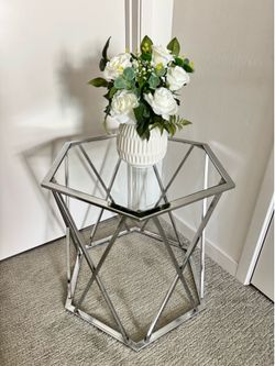 Glass side table | Good condition