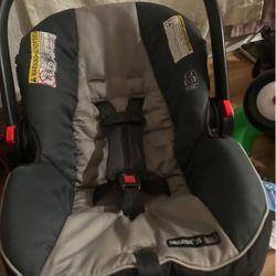 Graco Snug Ride 35 Car seat