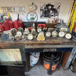 Vintage wind up clocks
