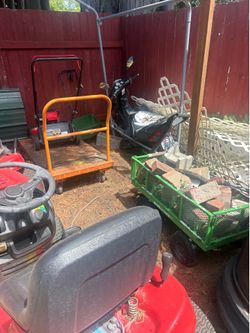 Free riding lawnmower