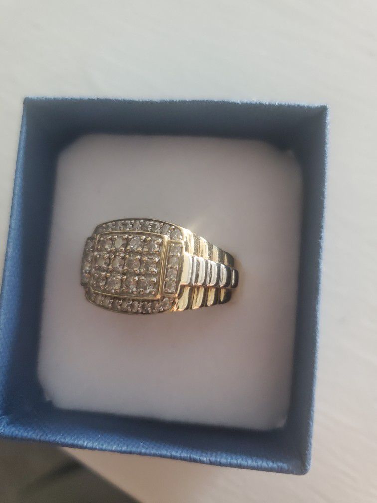 10k Gold Diamond Ring 