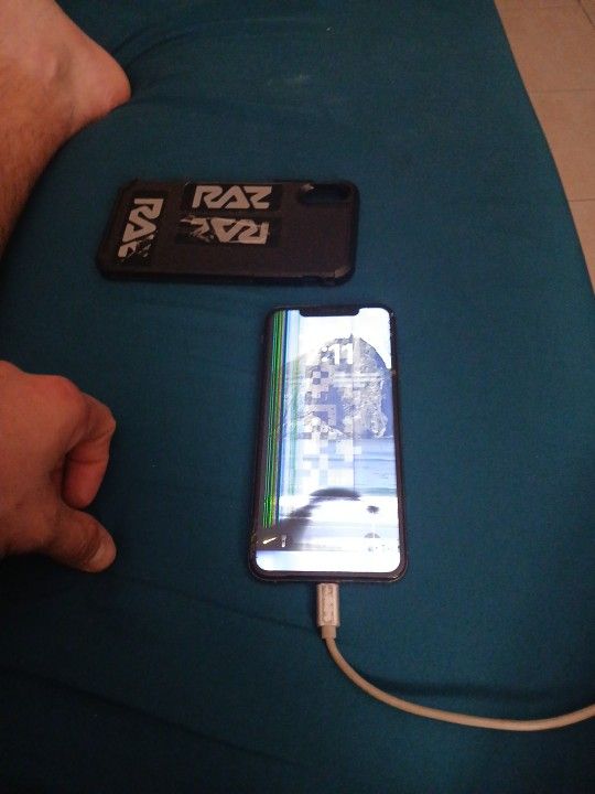 Iphone Xs Max And Iphone 7 Plus