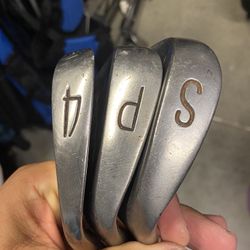 Set of 3 Olimar golf clubs