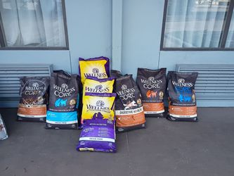 Assorted dog food (Wellness & taste of wild brands)
