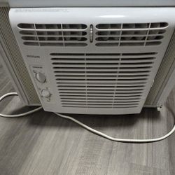 Frigidaire 5,000 BTU Window-Mounted Air Conditioner,