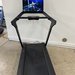 Peloton Treadmill w/ 24" Touchscreen