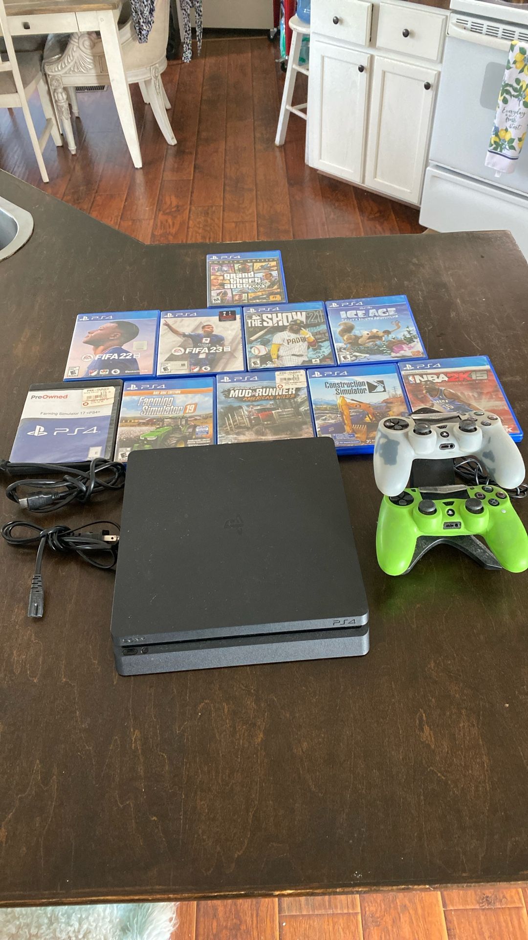PS4 CONTROLLERS AND 10 Games