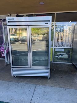 True commercial freezer LED