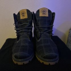 Got A Few Pairs Of Shoes Like New 