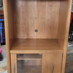 Wooden Tv Stand/ Storage Cabinet -$10 (Cash Only) Or Best Offer