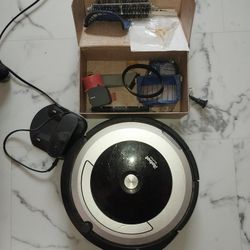 $80 ROBOT VACUUM 