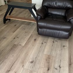 Recliner with USB and table Stand 