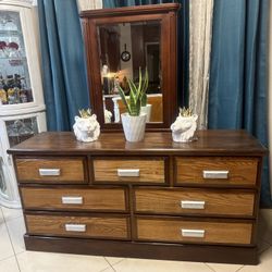 Dresser With Mirror 