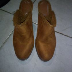 Jennifer Lopez Size 8 Suede Leather Closed Toe High Heeled Shoes For Women