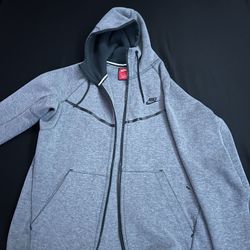 Nike Tech  windrunner M