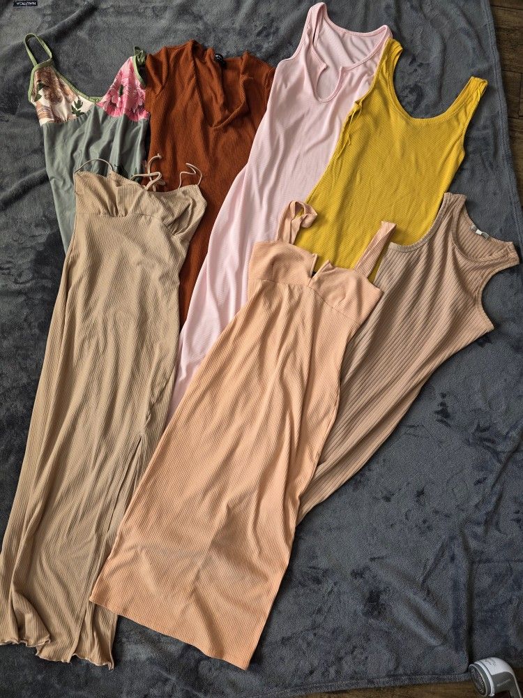 7 Assorted Sleeveless Dresses SM & MED