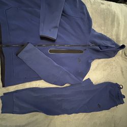 Men’s Nike Tech Track Suit 