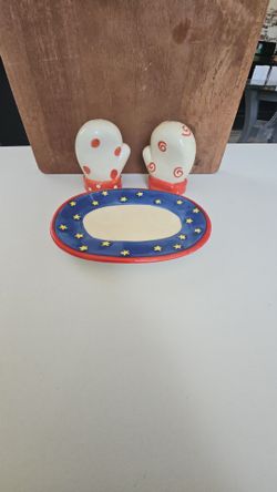 Salt & Pepper Shakers