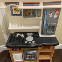 Step 2 Like-new Kitchen And Accessories