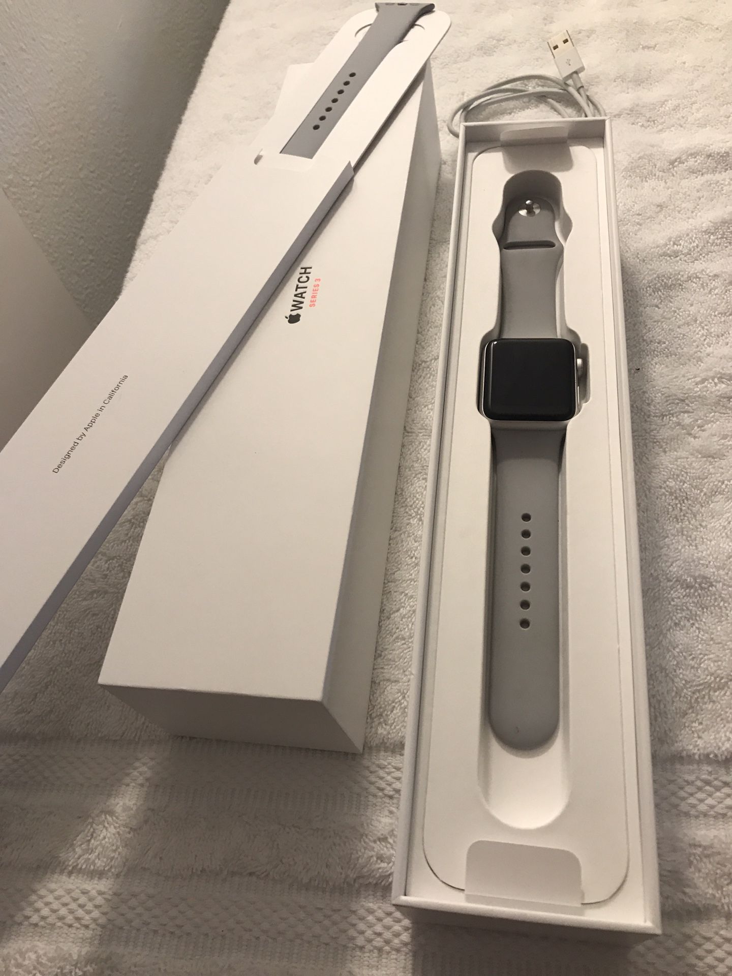 Apple Watch Series 3 42 mm GPS and Cellular Like New