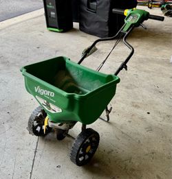 Vigoro Lawn Spreader