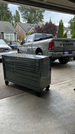 Snap-on tool box 55" 11-Drawer Double-Bank Classic Series Roll Cab (Storm Gray with Black Trim) $4800