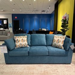 Keerwick Sofa

💐🌸 We Have Delivery Options 