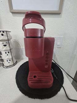  Keurig  Coffee Machine 