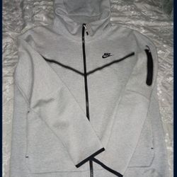 Nike Tech (Best Offer Takes) Fleece Zip Up