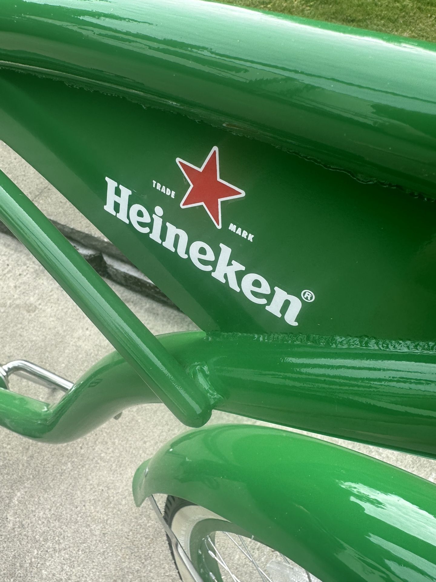 Factory Heineken Beach Cruiser