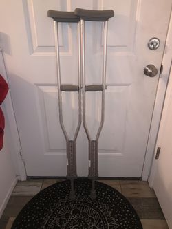 Crutches. 5’2 - 5’10 adjustable height. $15
