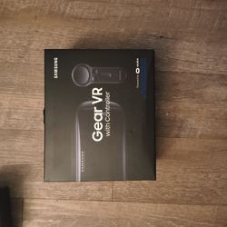 Samsung Gear VR With Controller