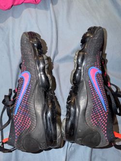 Nike Air VaporMax Flyknit – Black/Pink/Blue