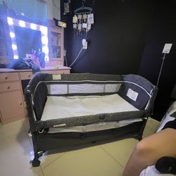 Baby Crib 