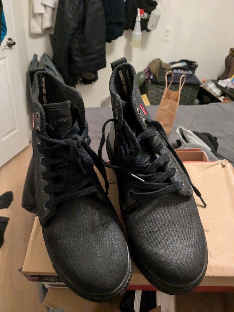 Levi's Winter Boot