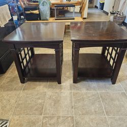 Two matching end tables - Size is 24 × 28 