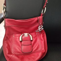 B. Makowsky Red Leather Buckle Purse
