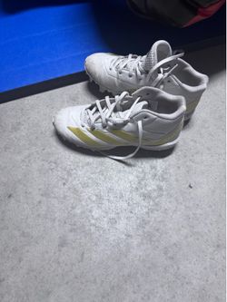 Football shoes size 7