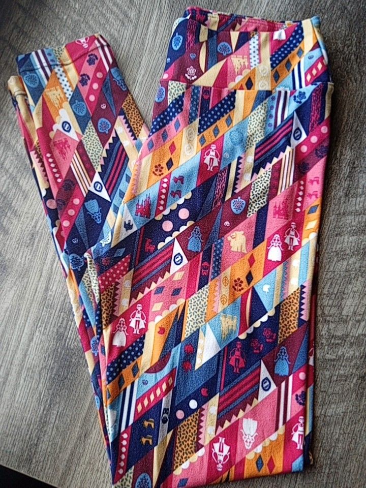 LuLaRoe It's A Small World Leggings Size: One Size In Excellent Condition