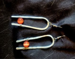 Hand made earrings Price Will Varie Depending On The Length 