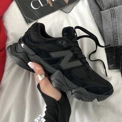 New Balance Size 7.5 Women And Size 7 ,8 Men 