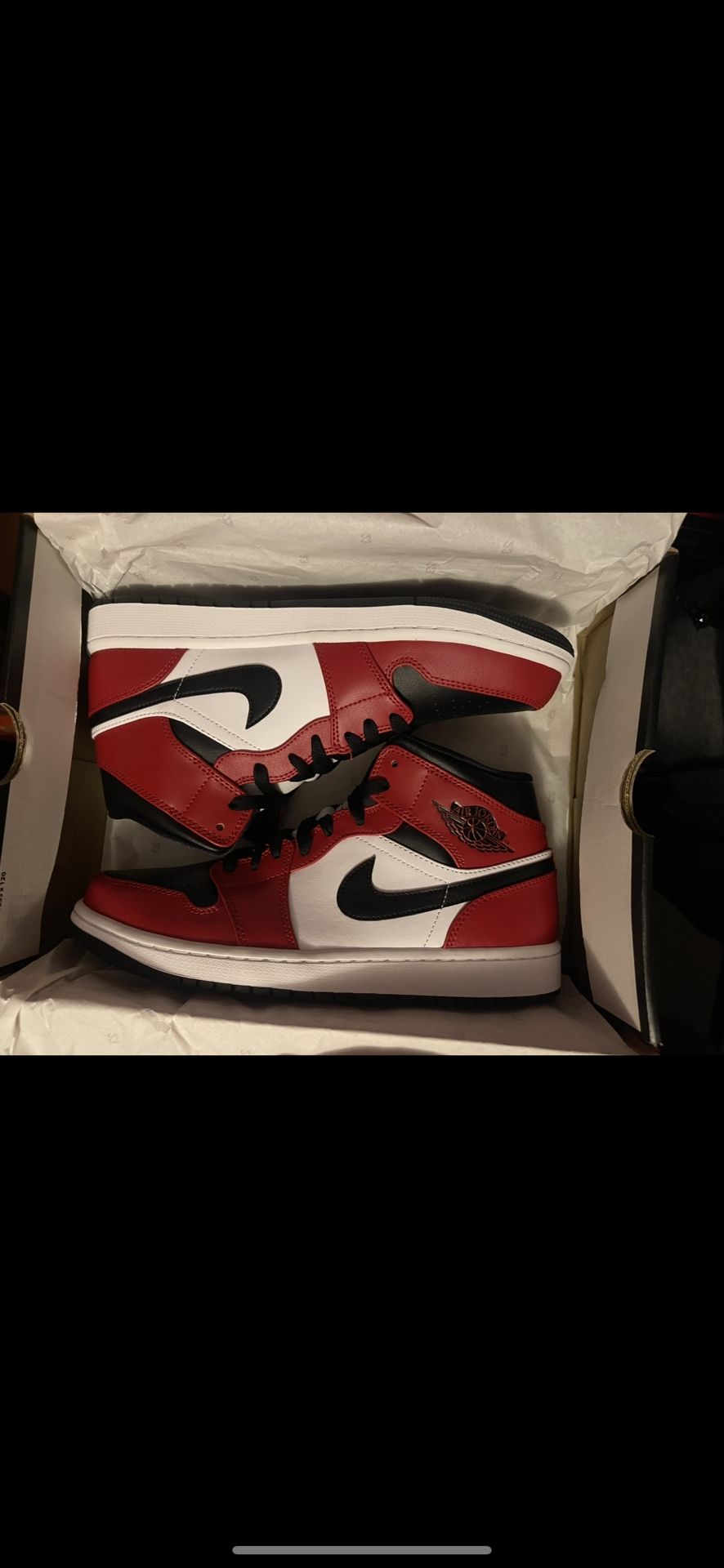 DS JORDAN 1 MID CHICAGO SIZE 9.5