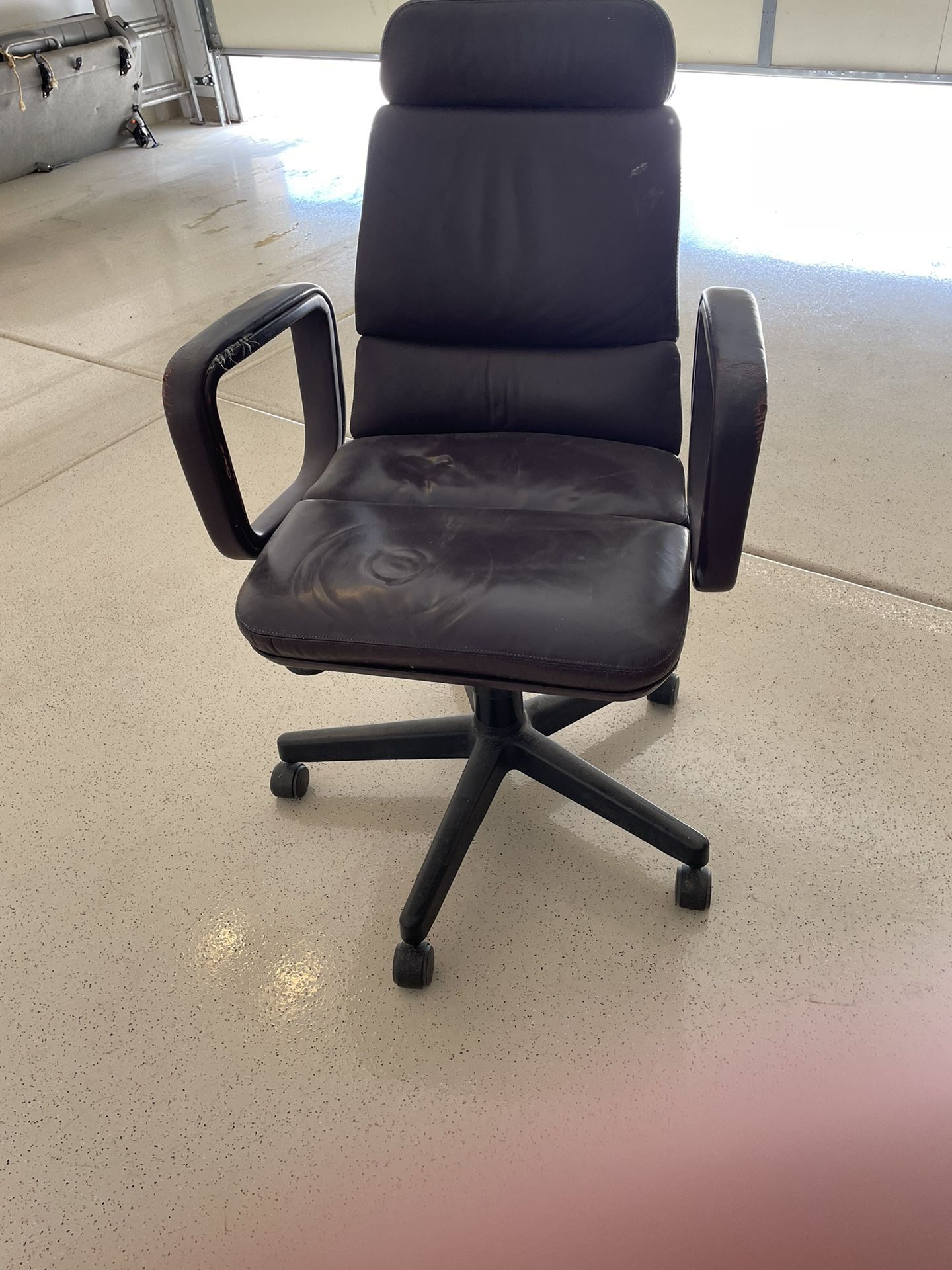 Office Desk  Leather Chair 