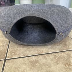 Cat Cave/bed